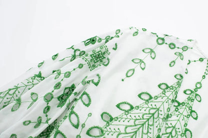 Beautifully Crafted Blouse in a Classic Style