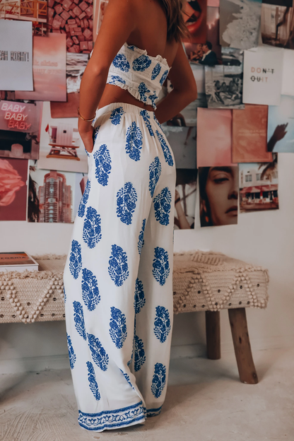Well Tailored Pants with a Graceful Silhouette
