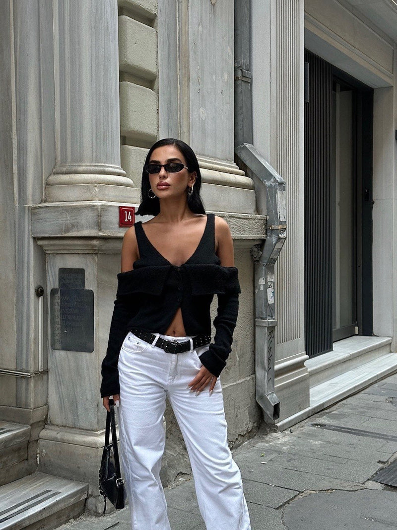 Beautifully Finished Top in a Timeless Design