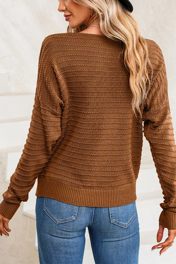Effortlessly Elegant Sweater with a Timeless Design
