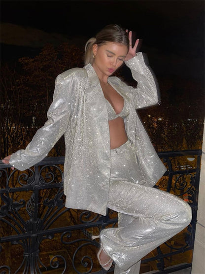 Well Tailored Pants with a Graceful Silhouette