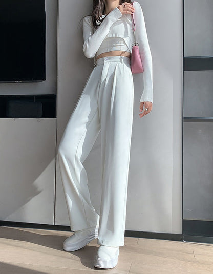 Well Tailored Pants with a Graceful Silhouette