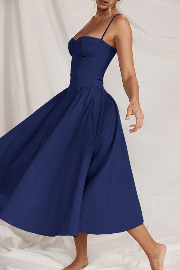 Beautifully Finished Dress in a Timeless Design