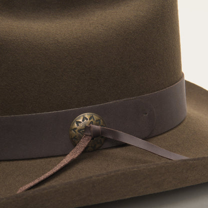 Beautifully Finished Garment in a Timeless Design