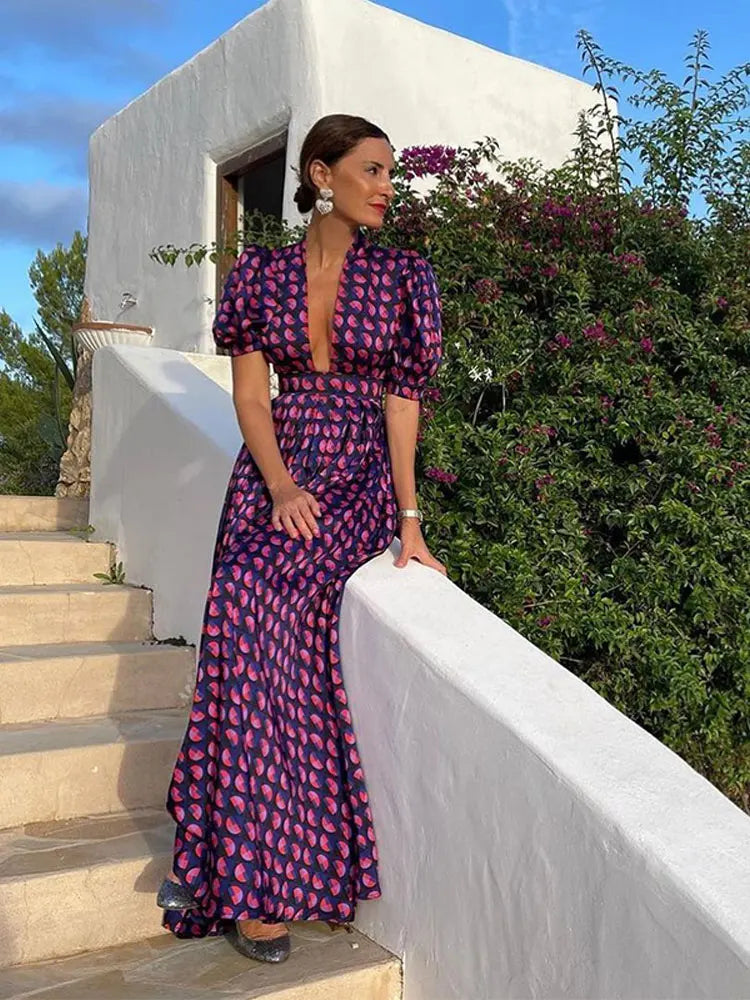 Classic Vintage & Enduringly Stylish Dress