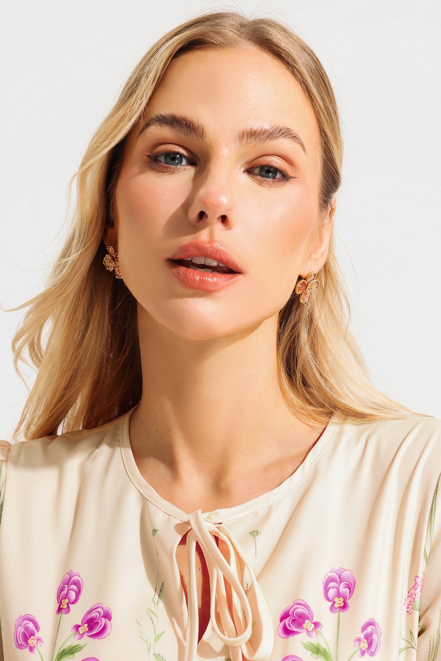 Effortlessly Elegant Garment with a Timeless Design