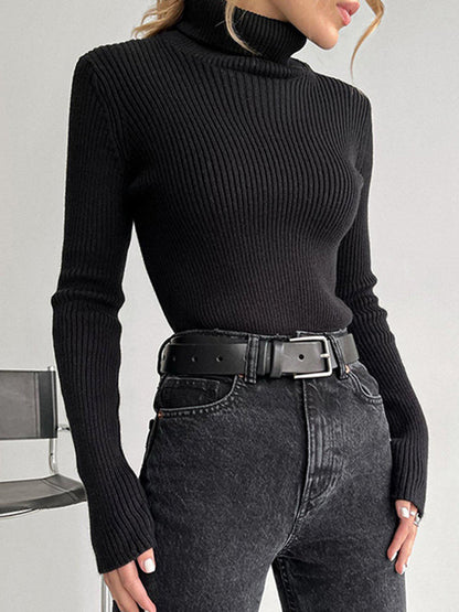 Well Tailored Sweater with a Graceful Silhouette