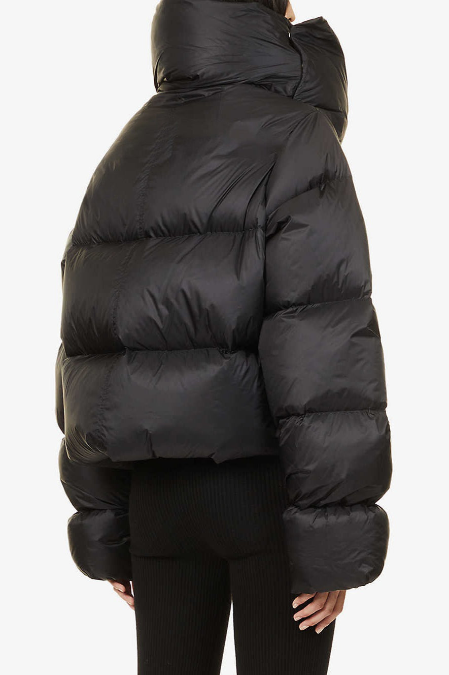 Effortlessly Elegant Jacket with a Timeless Design