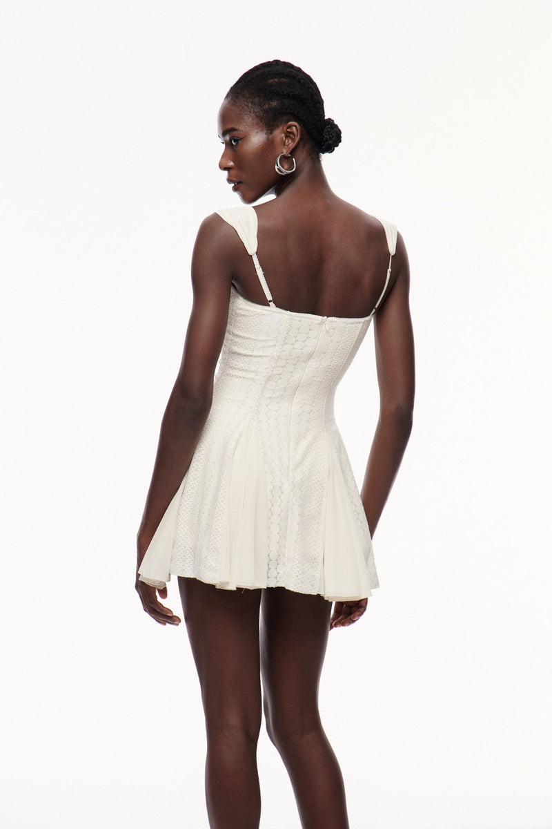 Gracefully Styled Dress for Any Occasion