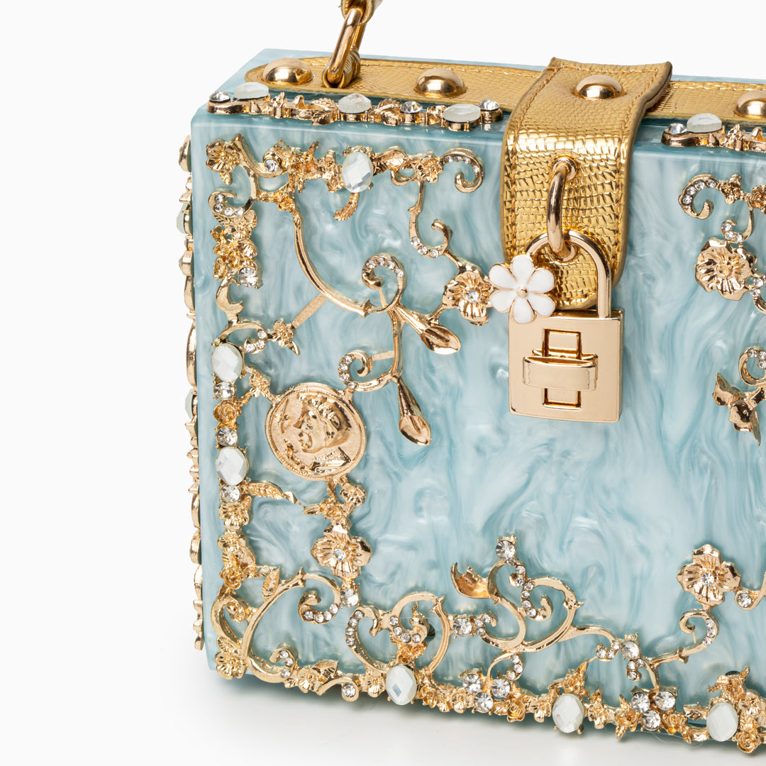 Sophisticated Bag with a Clean Classic Look