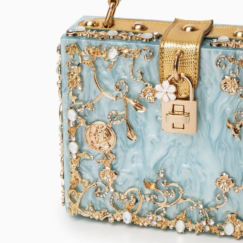 Sophisticated Bag with a Clean Classic Look