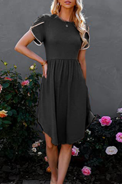 Classic Vintage Dress with a Flattering Fit