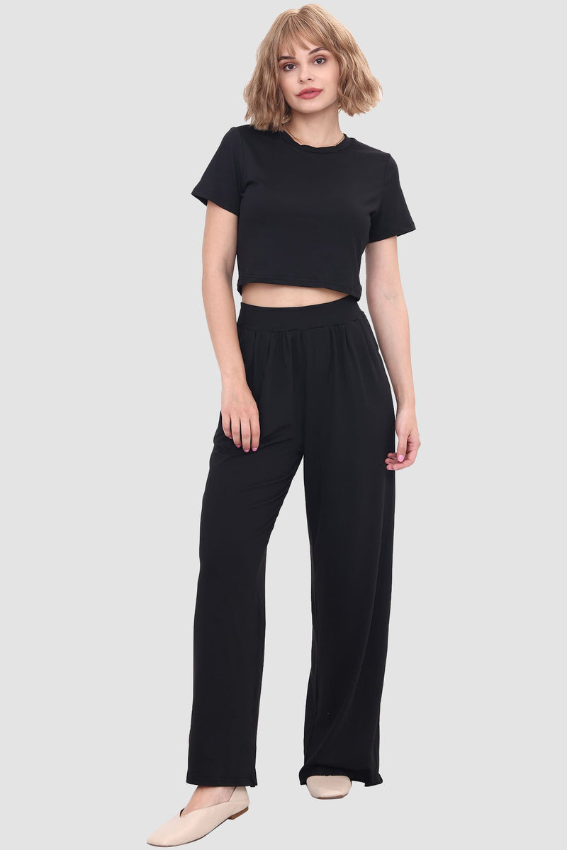 Elegantly Styled Trousers for Everyday Wear