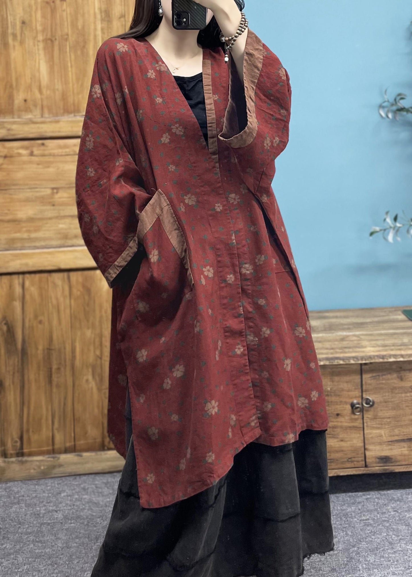 Well Tailored Cardigan with a Graceful Silhouette