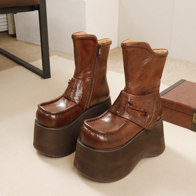 Beautifully Finished Boots in a Timeless Design