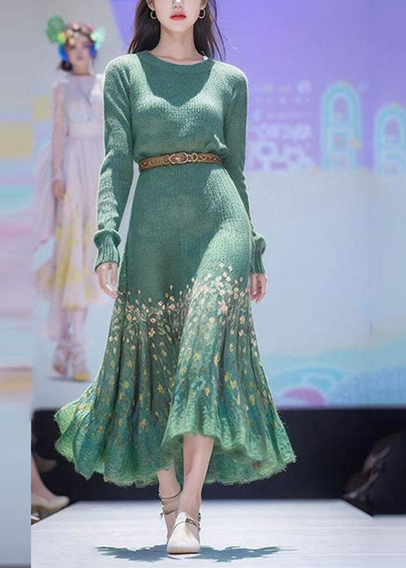 Well Tailored Sweater with a Graceful Silhouette