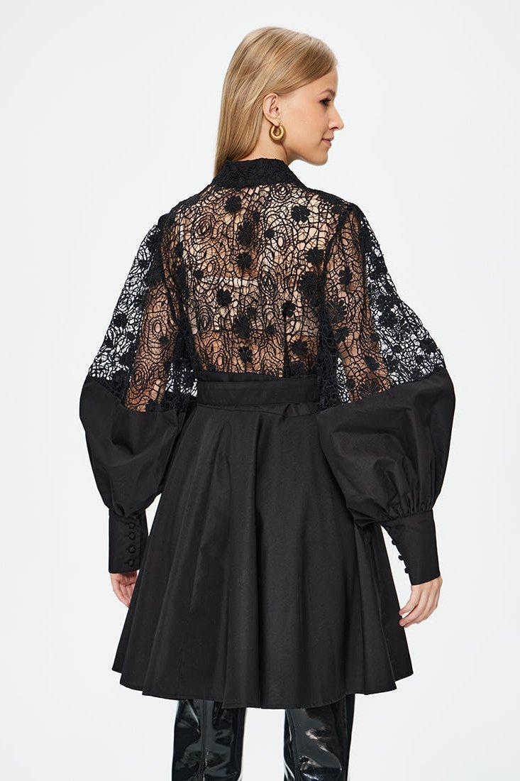 Classic Vintage Dress with a Flattering Fit