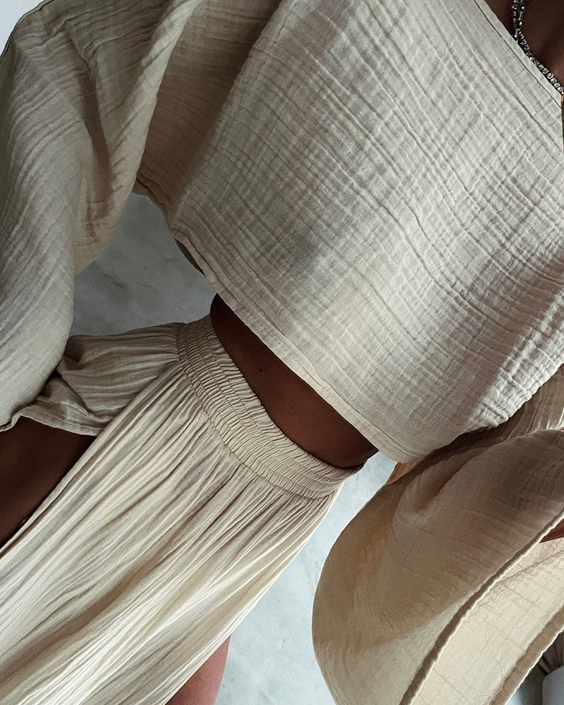 Effortlessly Elegant Garment with a Timeless Design