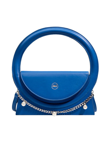 Well Tailored Bag with a Graceful Silhouette