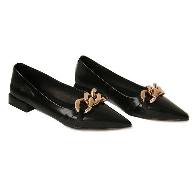 Effortlessly Elegant Garment with a Timeless Design