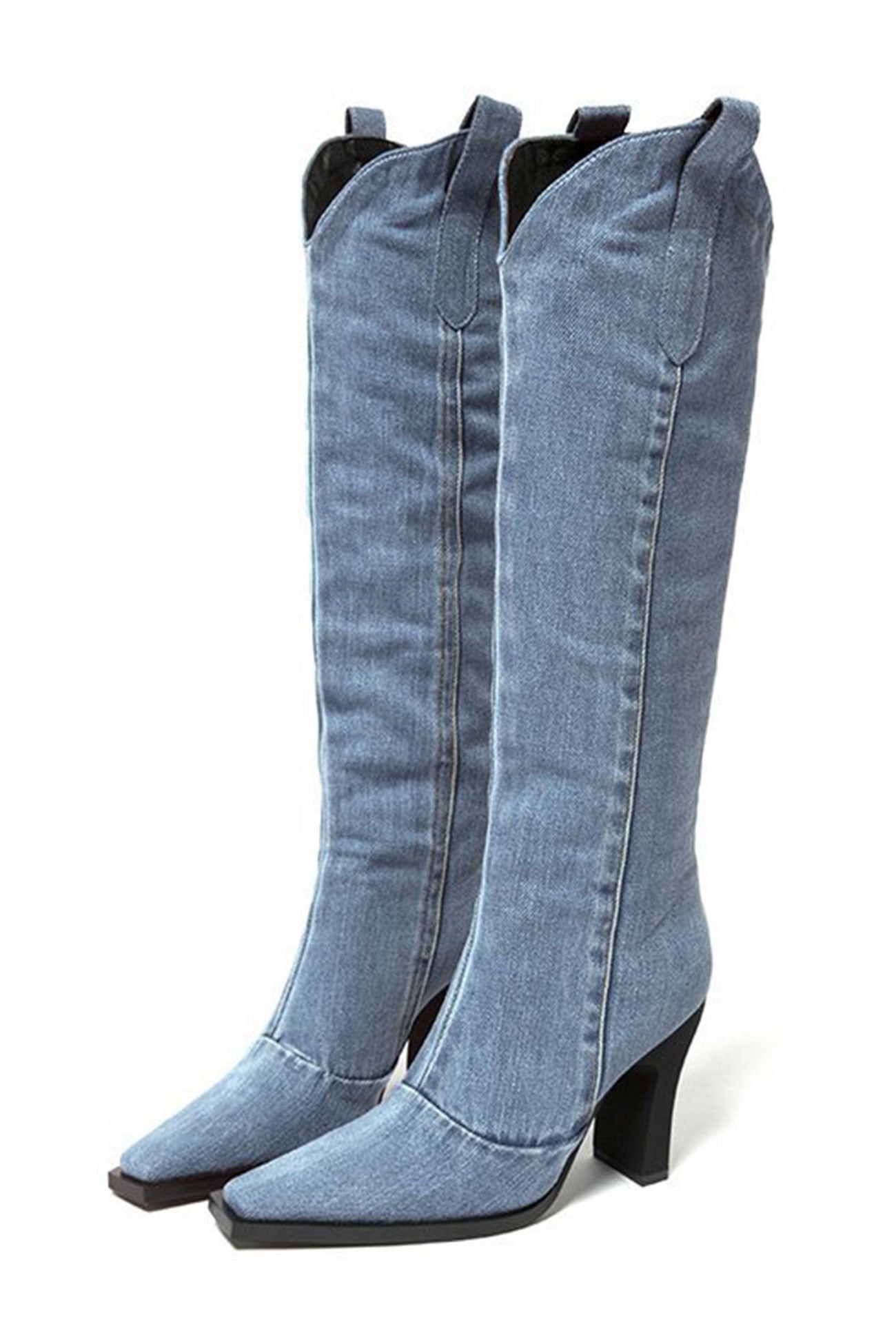 Effortlessly Elegant Boots with a Timeless Design