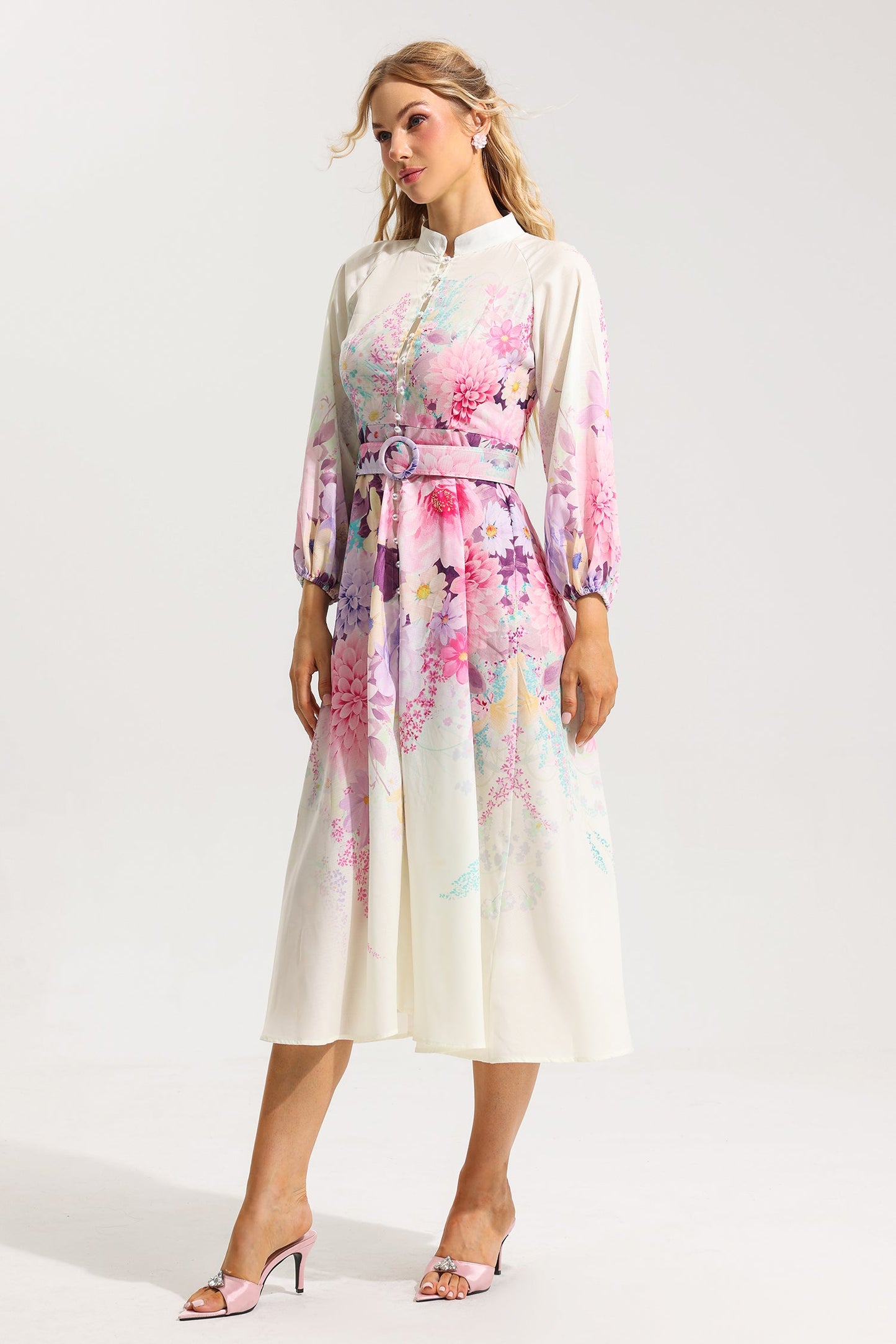 Effortlessly Elegant Dress with a Timeless Design