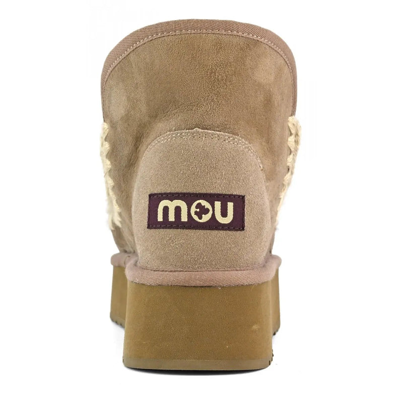 Polished Boots with an Effortless Classic Look