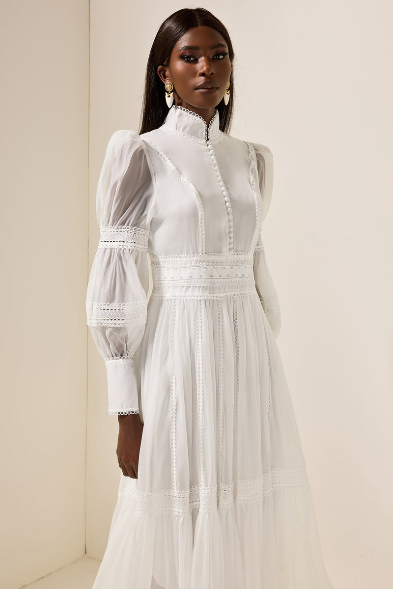 Well Tailored Dress with a Graceful Silhouette