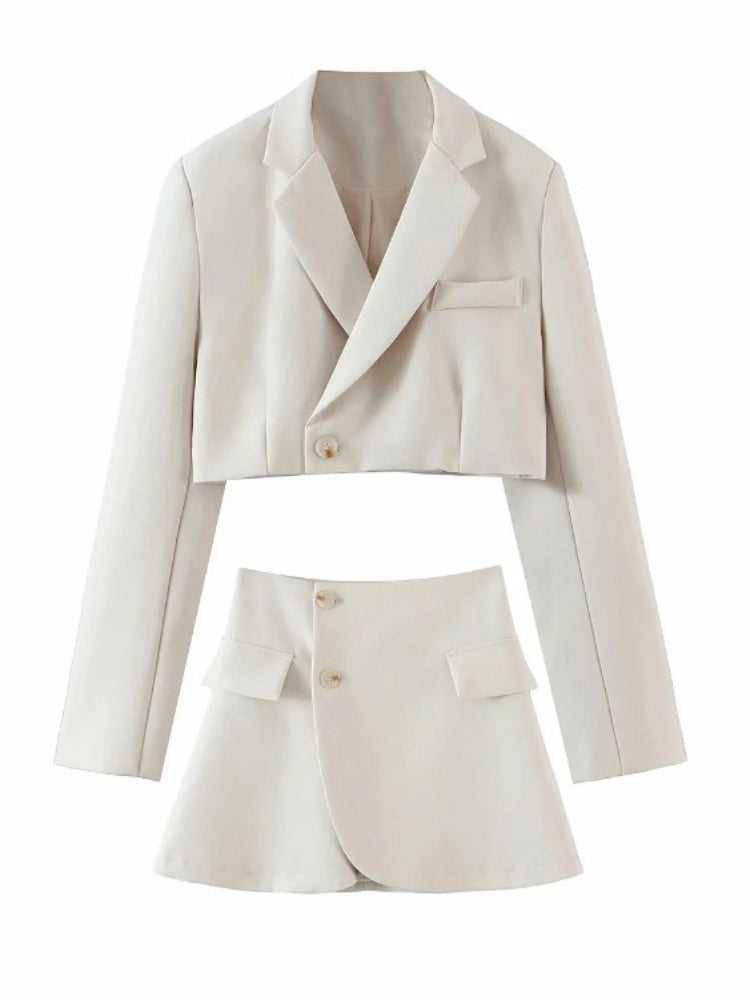 Beautifully Finished Garment in a Timeless Design