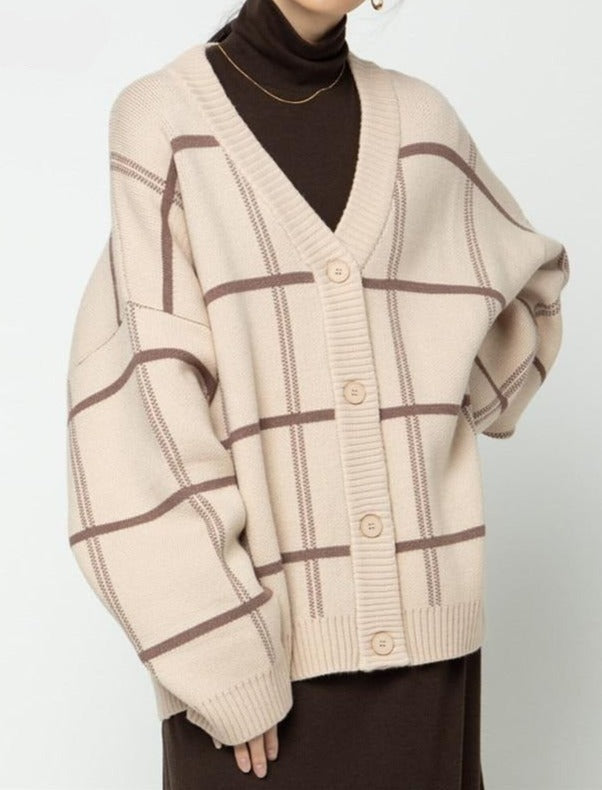 Effortlessly Elegant Cardigan with a Timeless Design