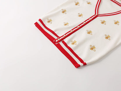 Effortlessly Elegant Cardigan with a Timeless Design