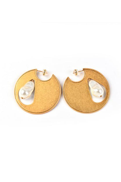 Beautifully Crafted Garment in a Classic Style