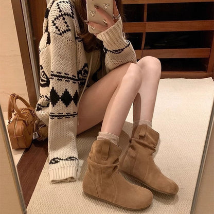 Polished Boots with an Effortless Classic Look
