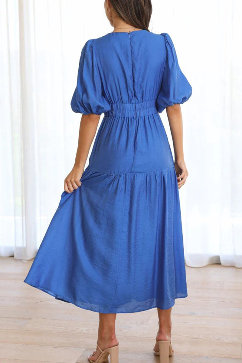 Beautifully Finished Dress in a Timeless Design