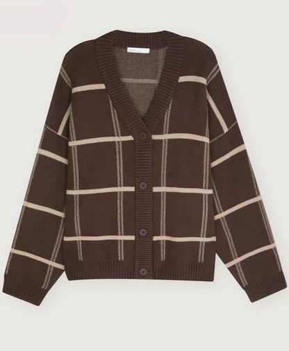 Effortlessly Elegant Cardigan with a Timeless Design