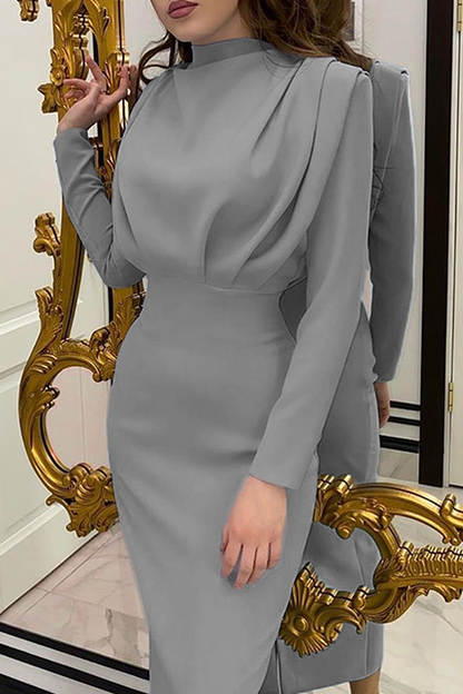 Well Tailored Dress with a Graceful Silhouette