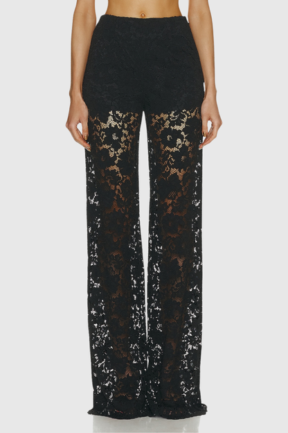 Well Tailored Pants with a Graceful Silhouette