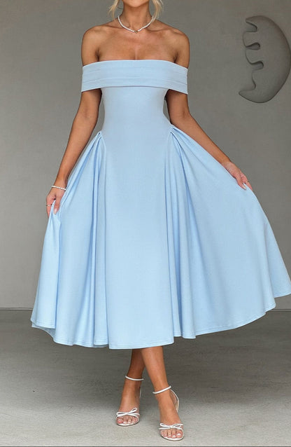 Beautifully Finished Dress in a Timeless Design