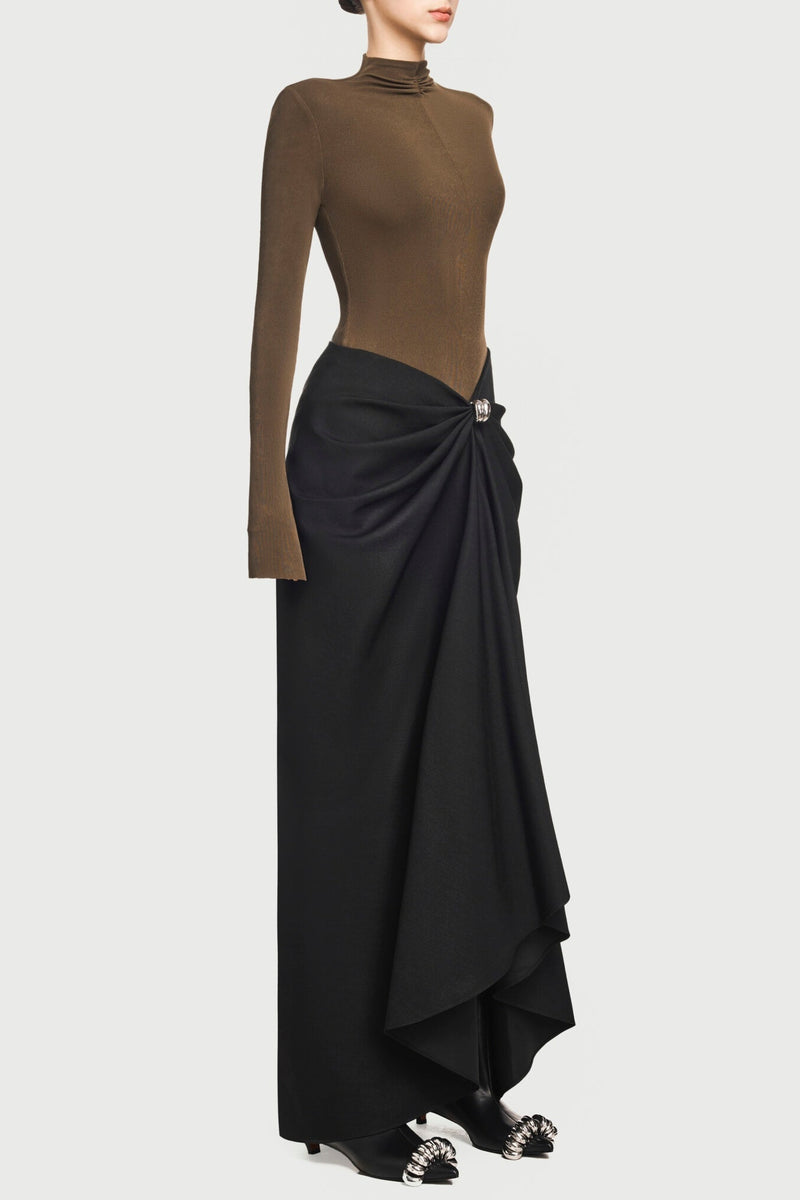Gracefully Styled Dress for Any Occasion