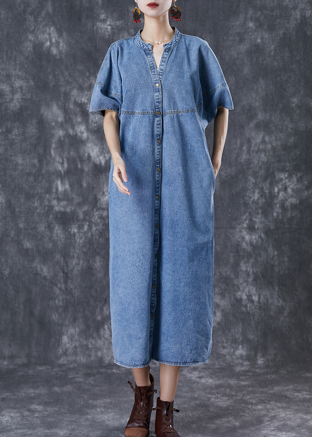 Beautifully Finished Dress in a Timeless Design
