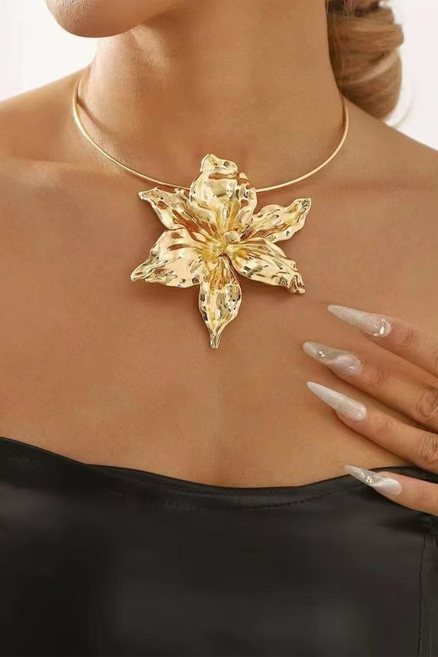 Gracefully Styled Garment for Any Occasion
