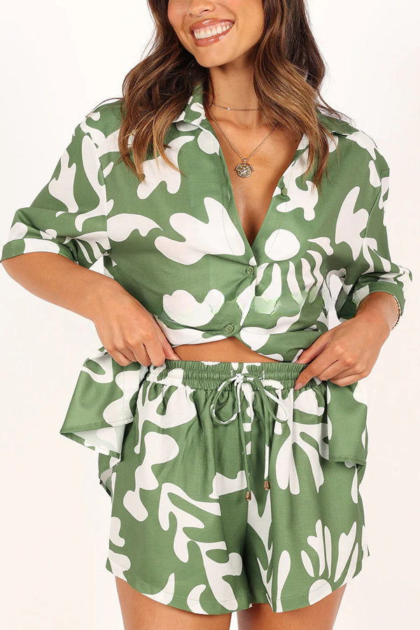 Effortlessly Elegant Blouse with a Timeless Design