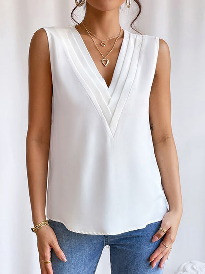 Effortlessly Elegant Top with a Timeless Design