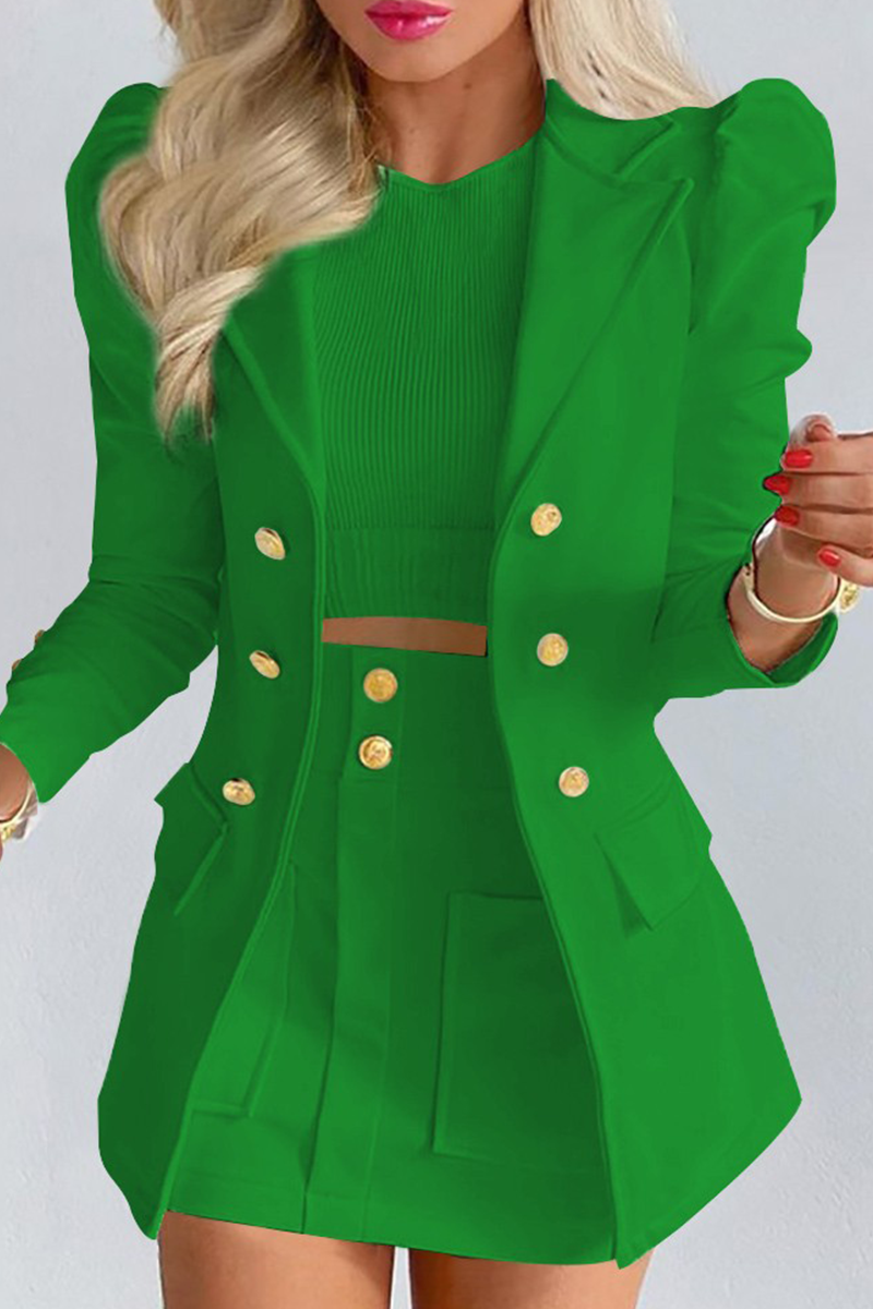 Effortlessly Elegant Garment with a Timeless Design