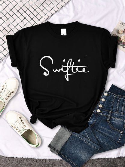 Well Tailored T-Shirt with a Graceful Silhouette