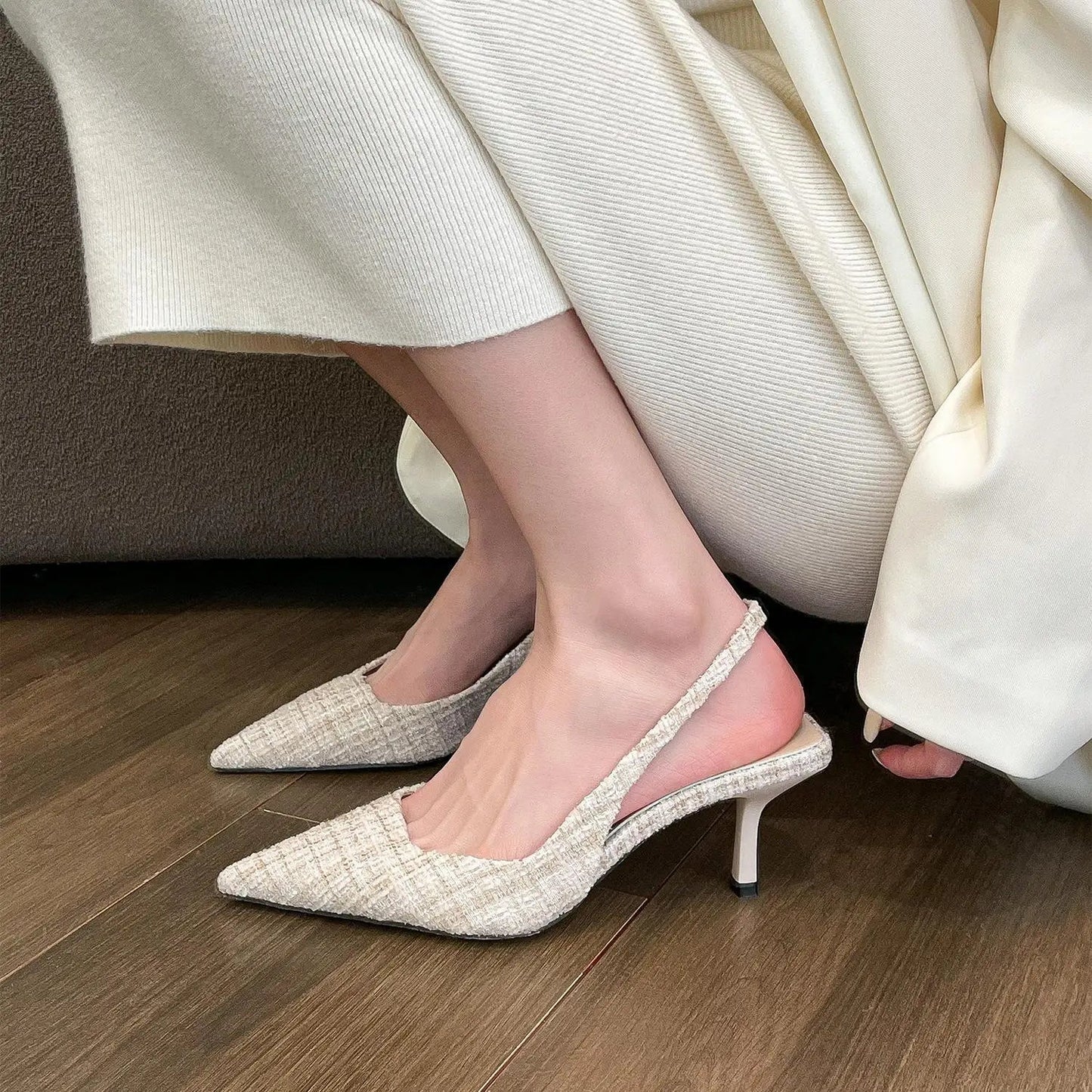 Well Tailored Shoes with a Graceful Silhouette