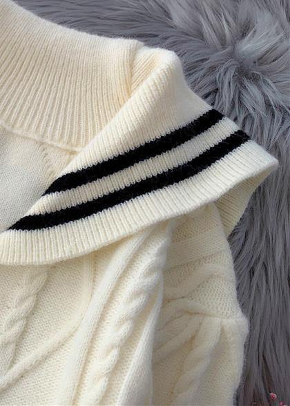 Classic Vintage Sweater with a Flattering Fit