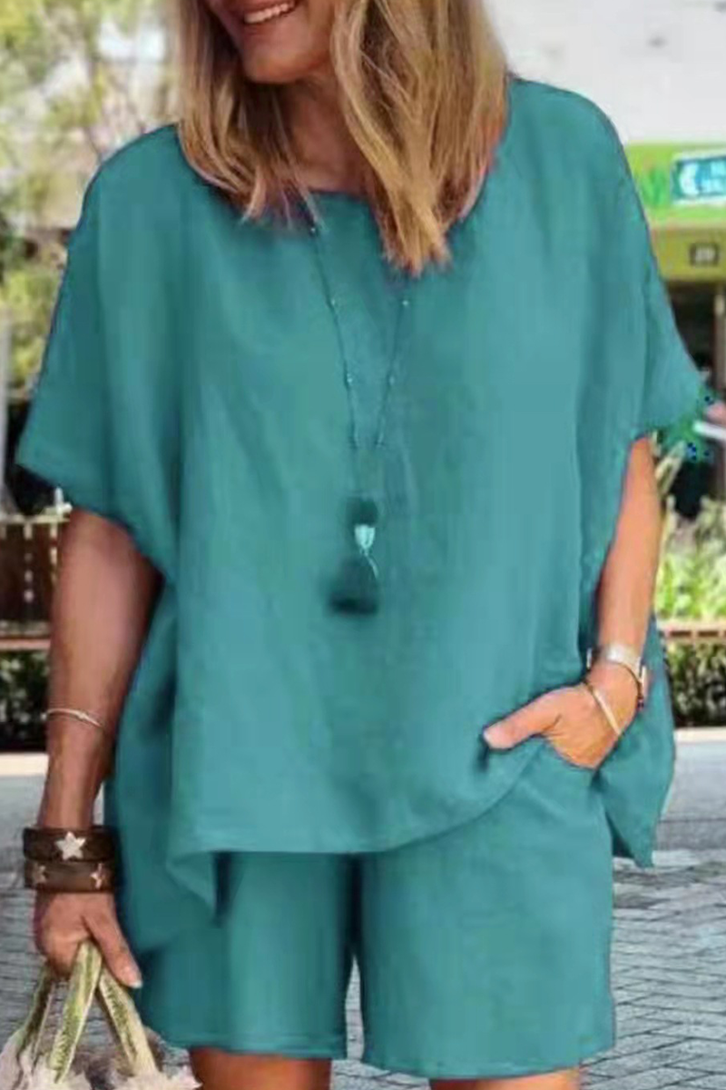 Effortlessly Elegant Garment with a Timeless Design