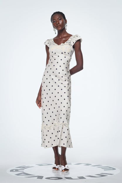 Sophisticated Dress with a Clean Classic Look