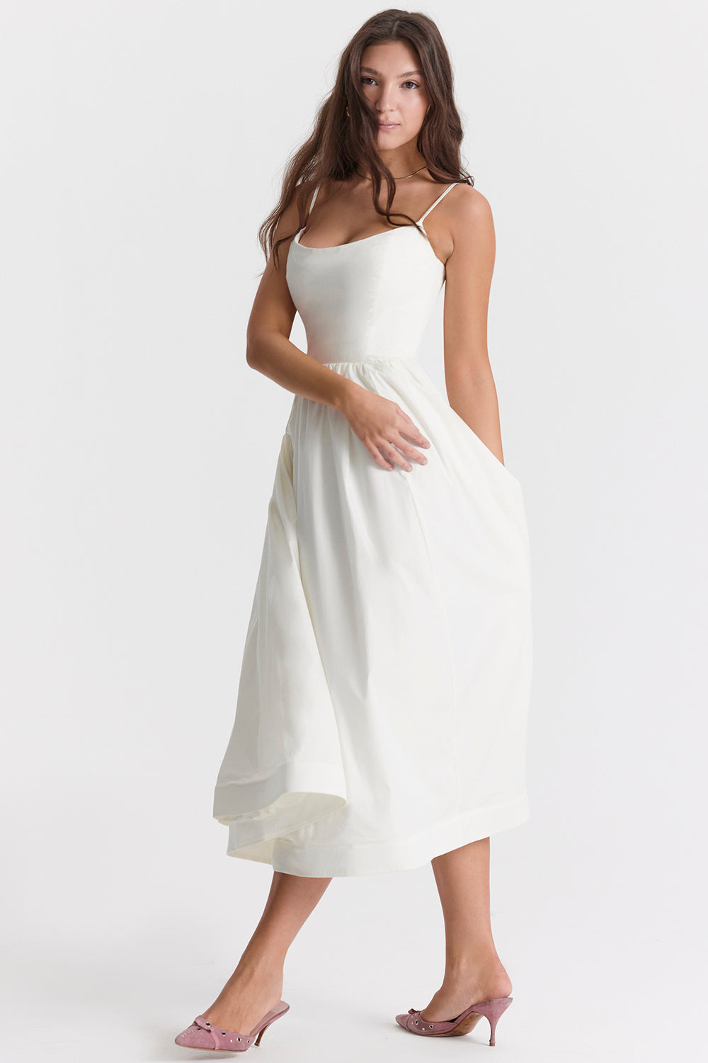 Effortlessly Elegant Dress with a Timeless Design